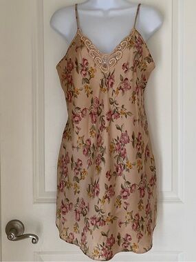 Intimate Affair Vintage Satin Lace Sequins Chemise Slip-on S Floral Summer Airy